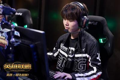 电竞选手背后的故事